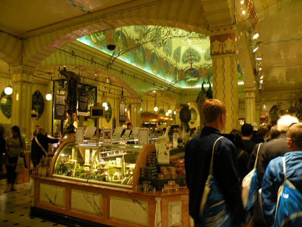  Victoria and Albert Museum: caféteria